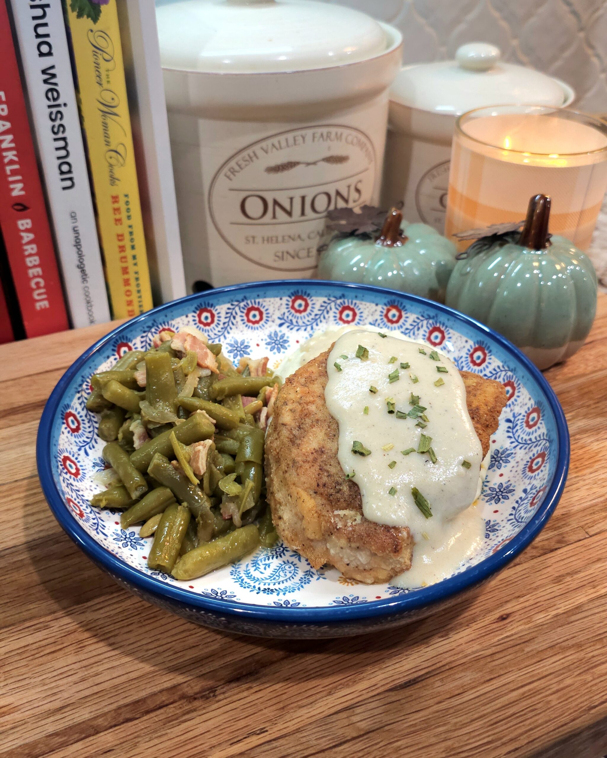 Mama’s Pan-Fried Pork Chops and Pan Gravy